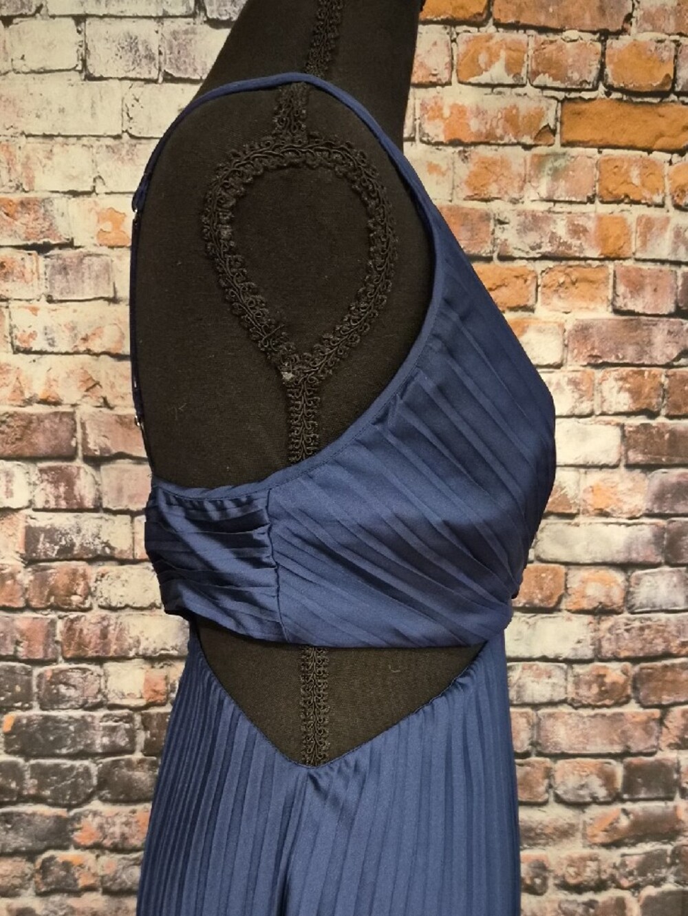 Abercrombie & Fitch Navy Plunging Pleated Maxi Dress - Picture 6 of 10